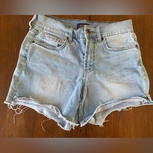 NYDJ liftxtuck technology shorts.